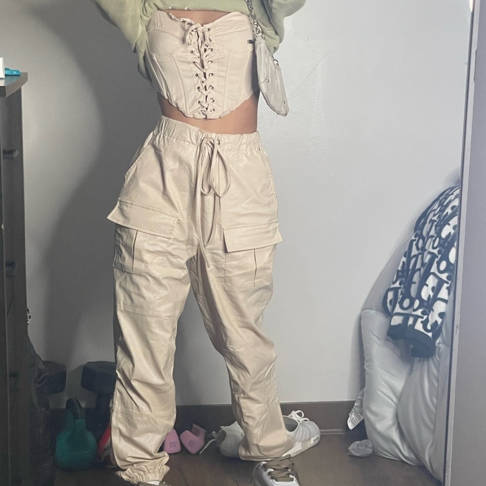 Corset crop top and pants set (beige)